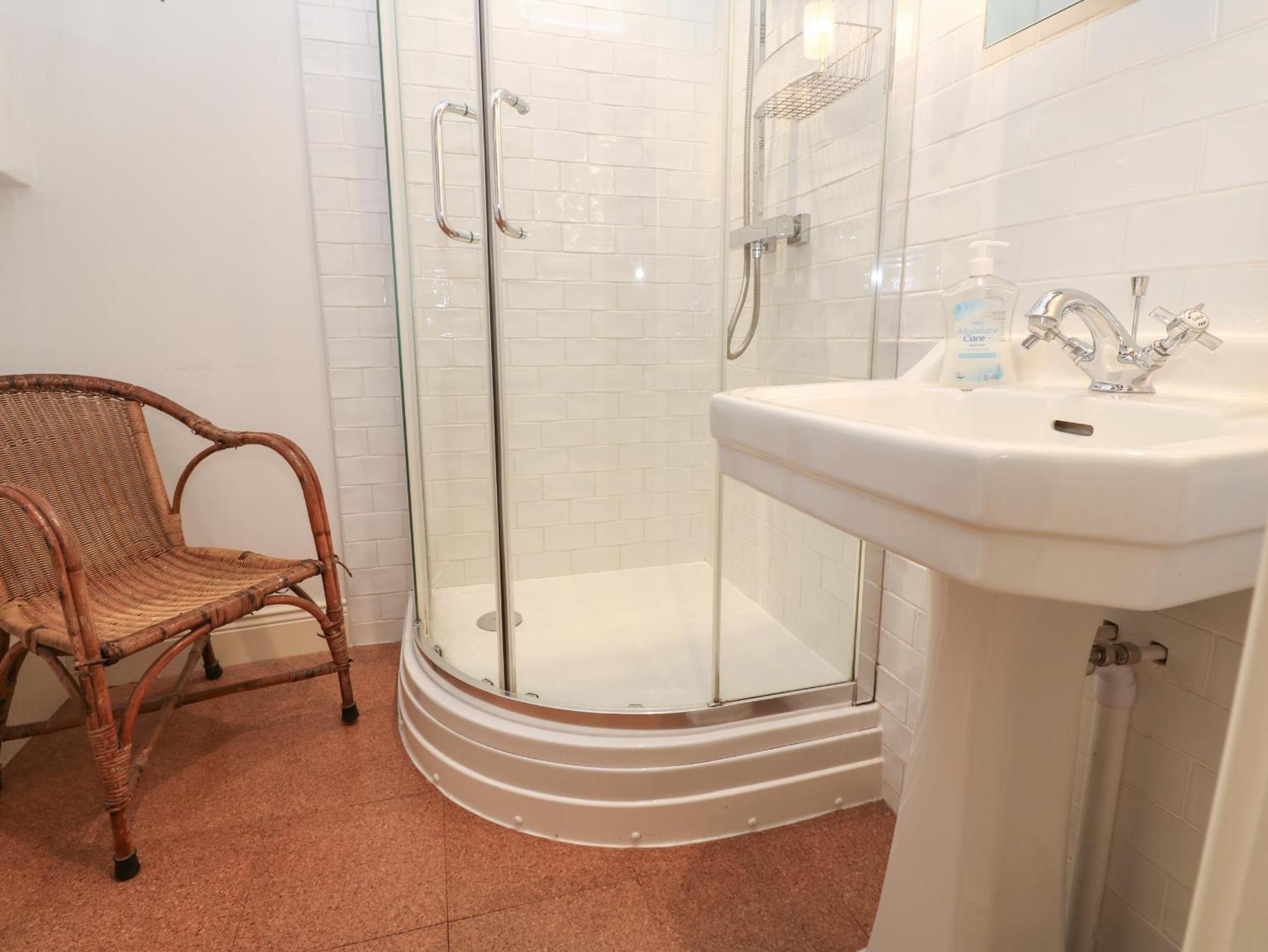 Cross View Cottage Олстън Екстериор снимка